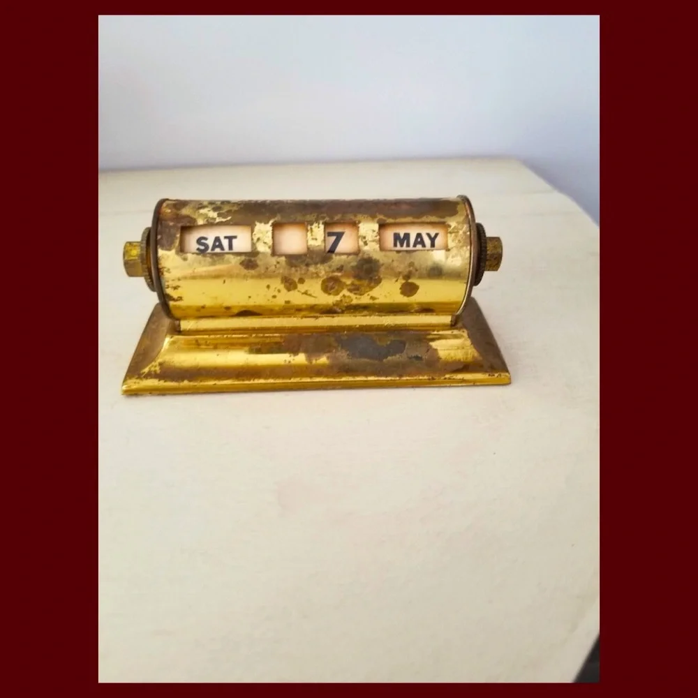Vintage MCM Brass Metal Perpetual Rolling Day Date Desk Calendar